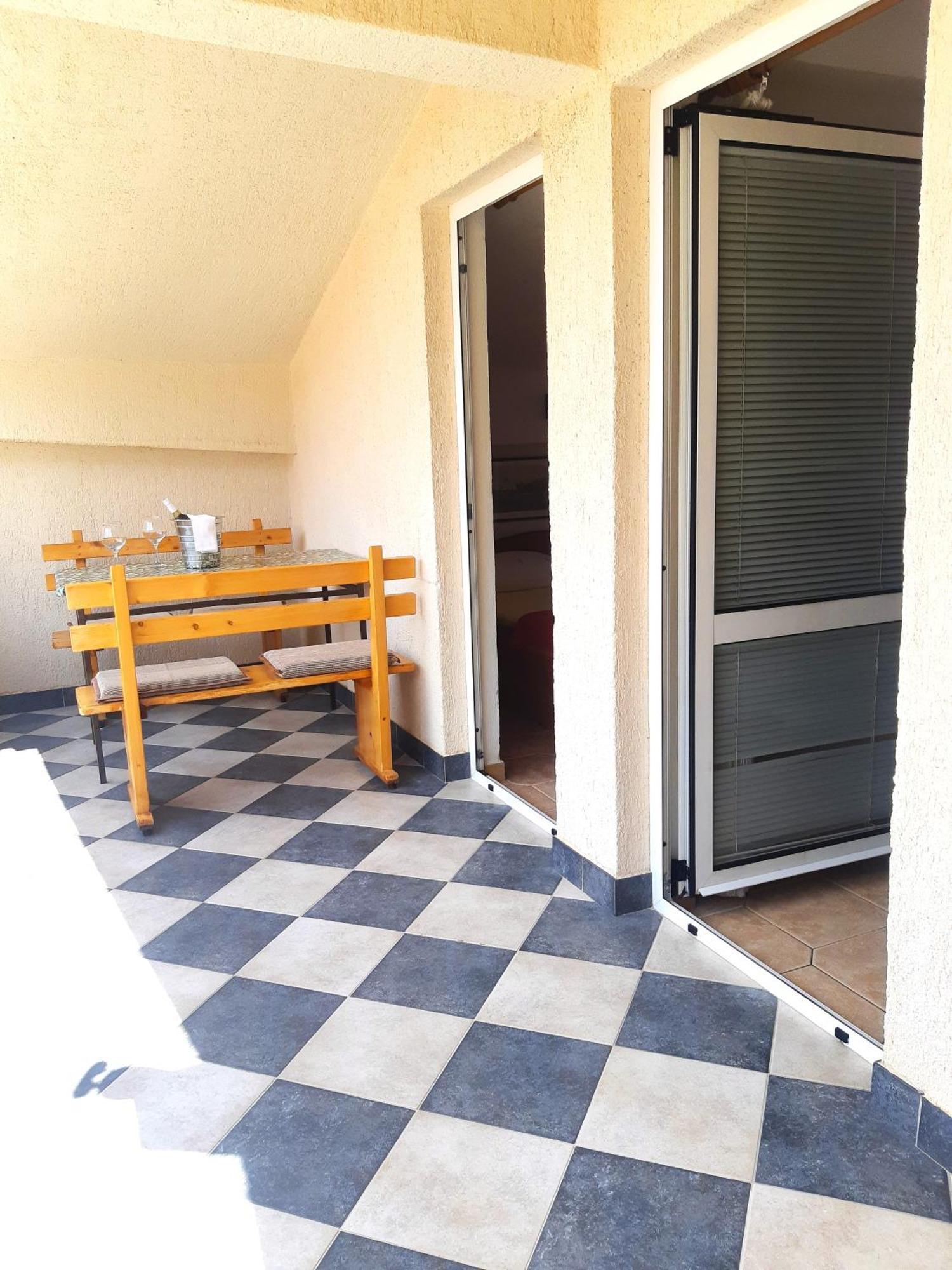 Apartments Turan Centrally Located With Free Parking 伊格拉恩 外观 照片